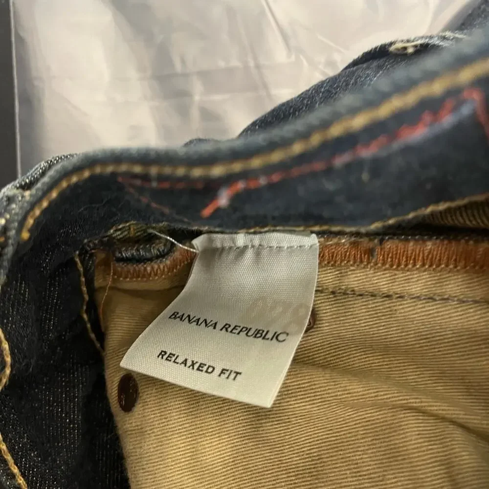 Men’s banana republic relaxed fit, size 34 x 34 waist straight leg, dark wash